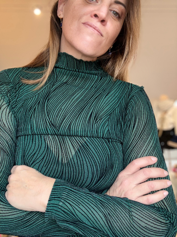Top femme effet vagues – maille brillante & coupe seconde peau