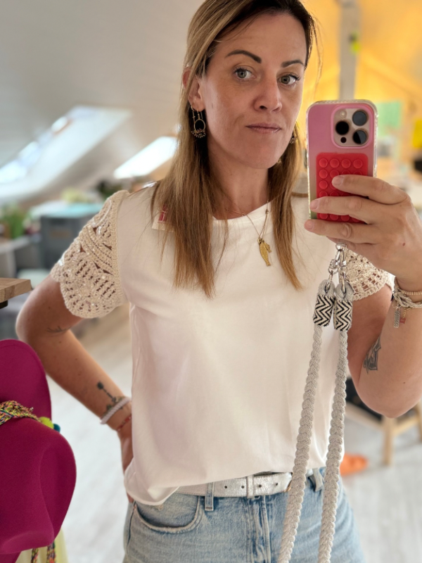 T-shirt manches crochet paillettes