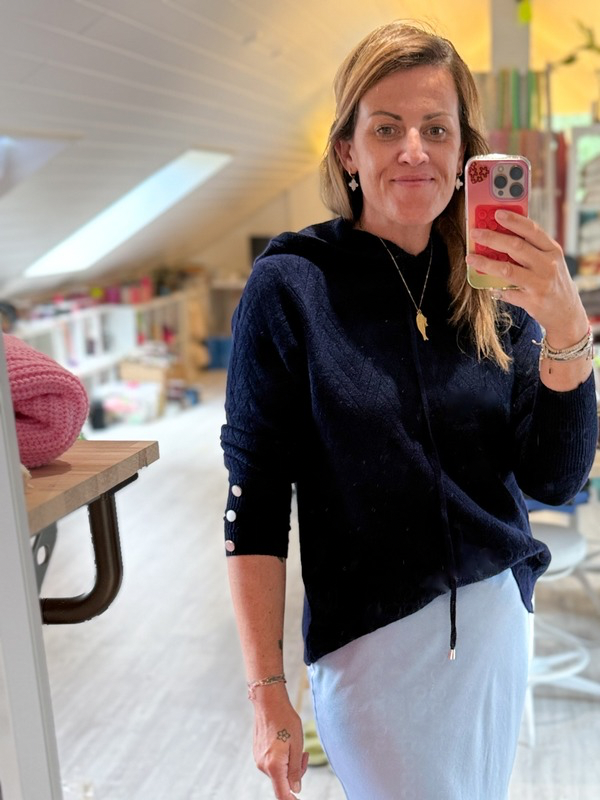 Pull capuche à motif chevron