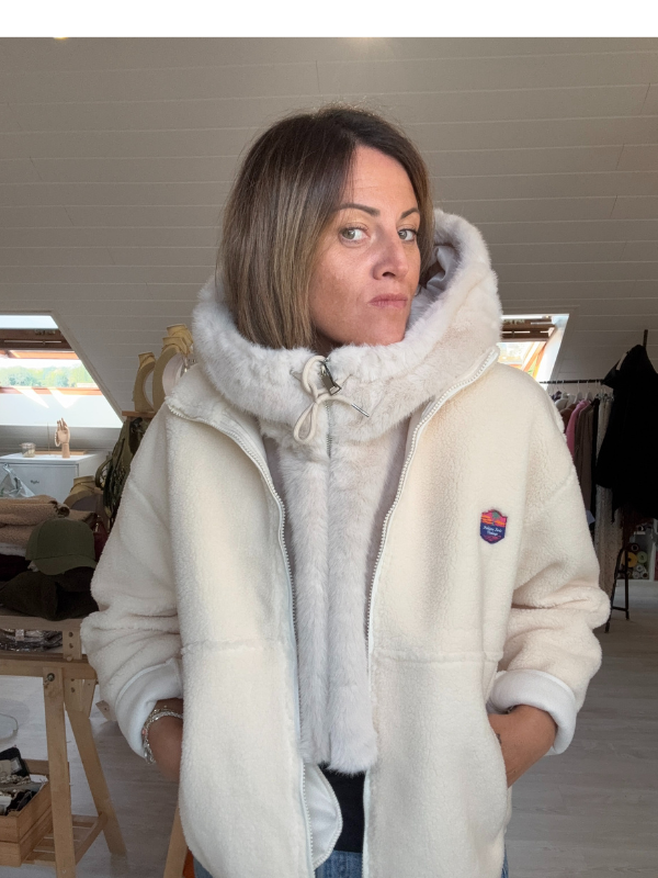 Capuche plastron - Fausse fourrure
