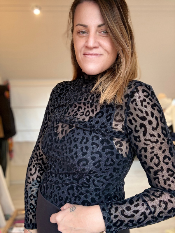 Top léopard effet velours – Élégance & caractère