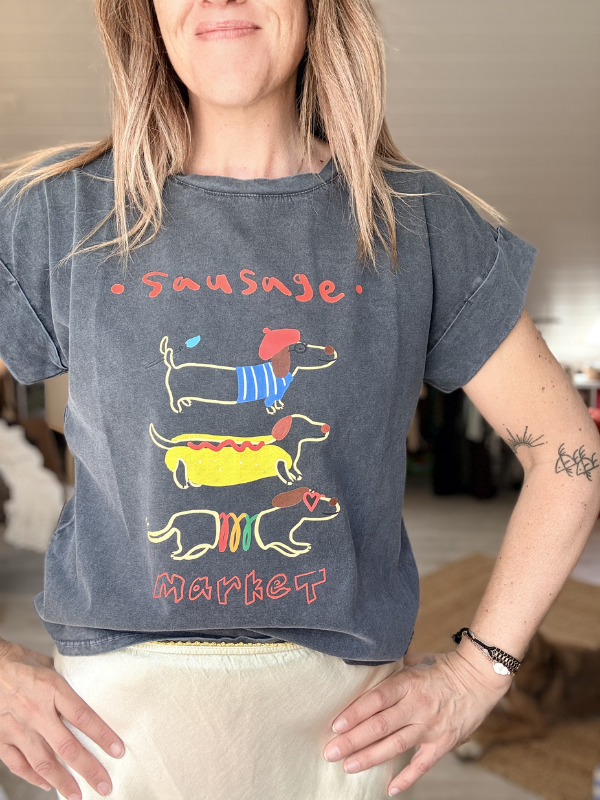 T-shirt noir moucheté « les saucisses »