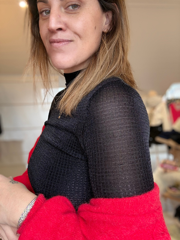 Top noir seconde peau à effet scintillant – Élégance minimaliste