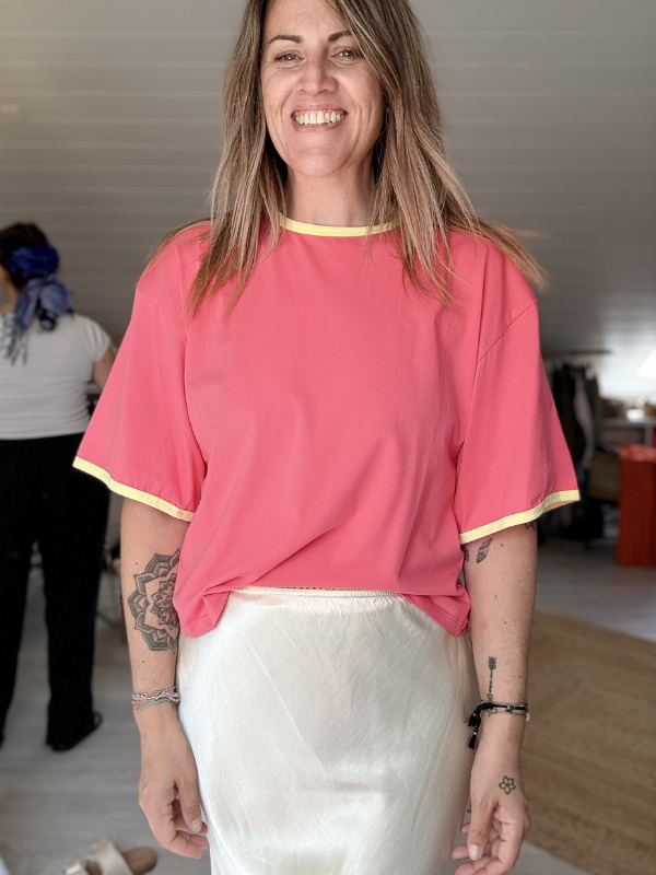 T-Shirt uni avec couture différentes