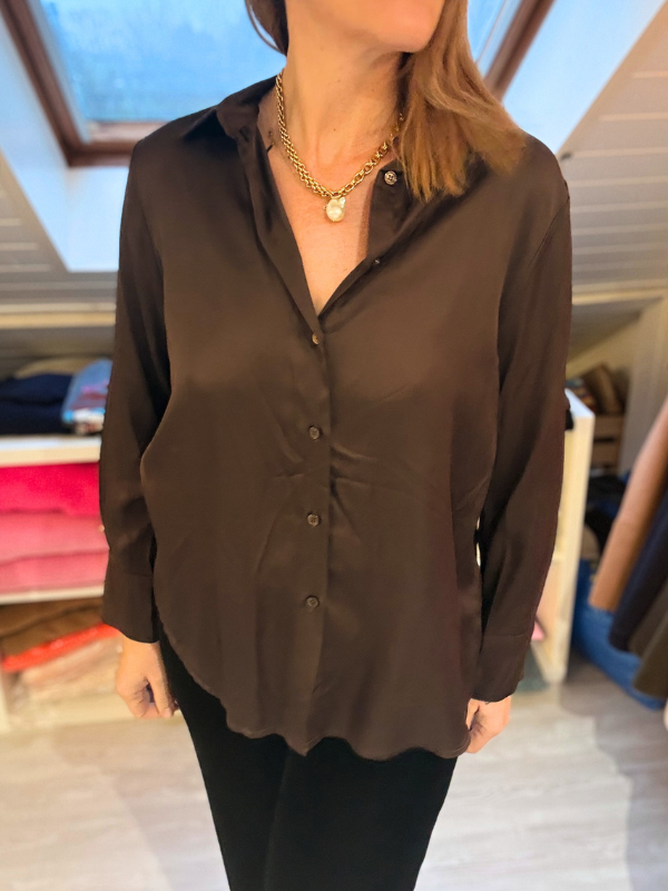 Chemise satinée beige – viscose & soie
