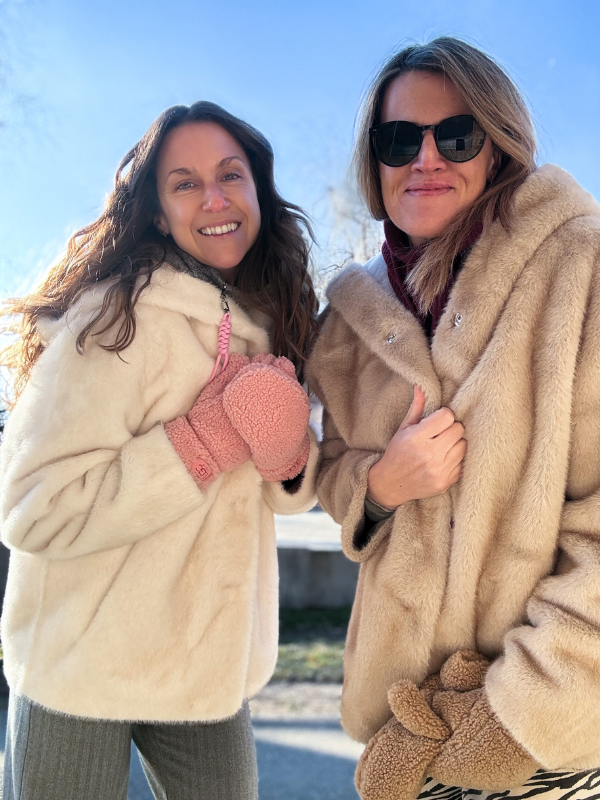 Veste à capuche en fausse fourrure