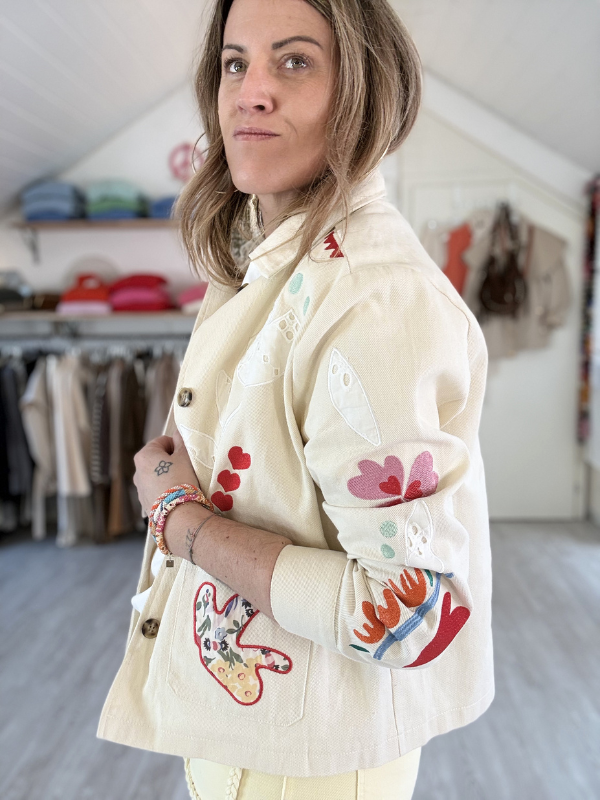 Veste en Jean Beige remplie de broderies