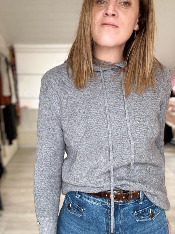 Pull  capuche à motif chevron