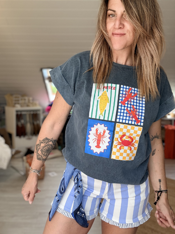 T-shirt noir moucheté « la pêche »