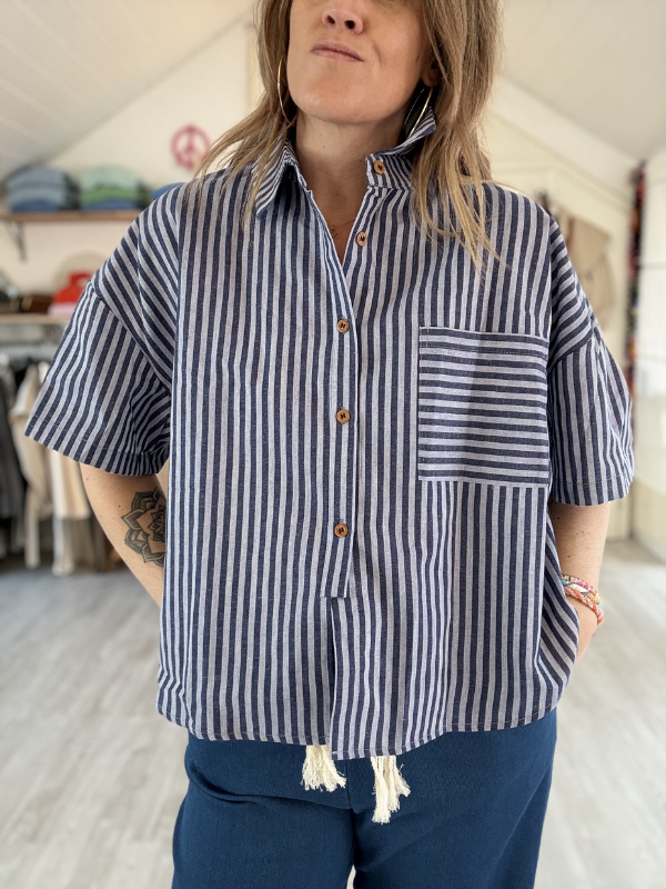 Chemise en coton bleu marine à rayure claires