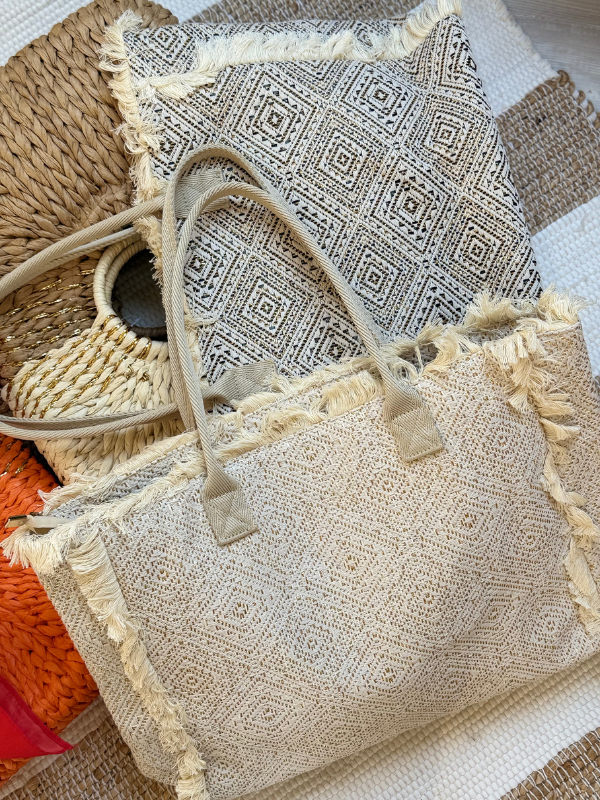 Cabas en Paille brodé de fil doré