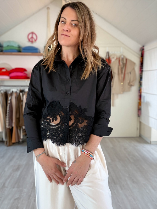 Chemise en coton brodée