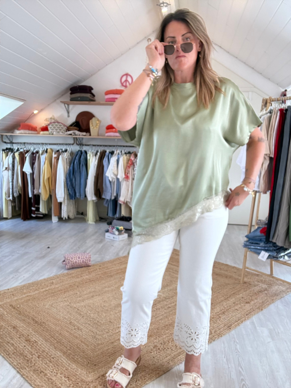 Top asymétrique en viscose et dentelle