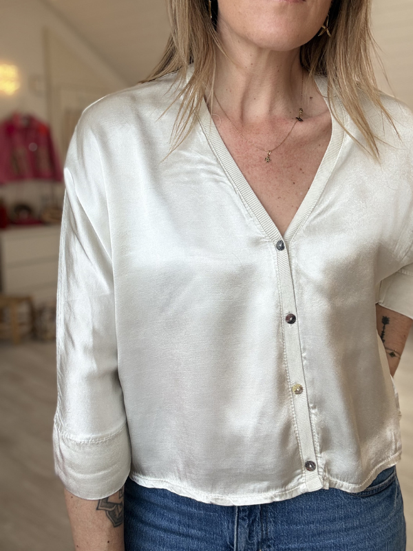 Cardigan court avec décolleté